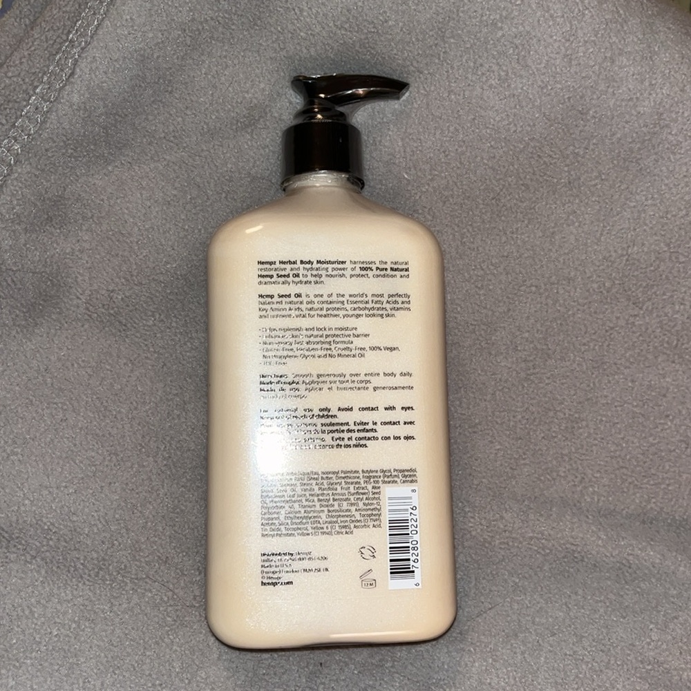 Hempz spun sugar & vanilla bean moisturizer - Picture 2 of 2